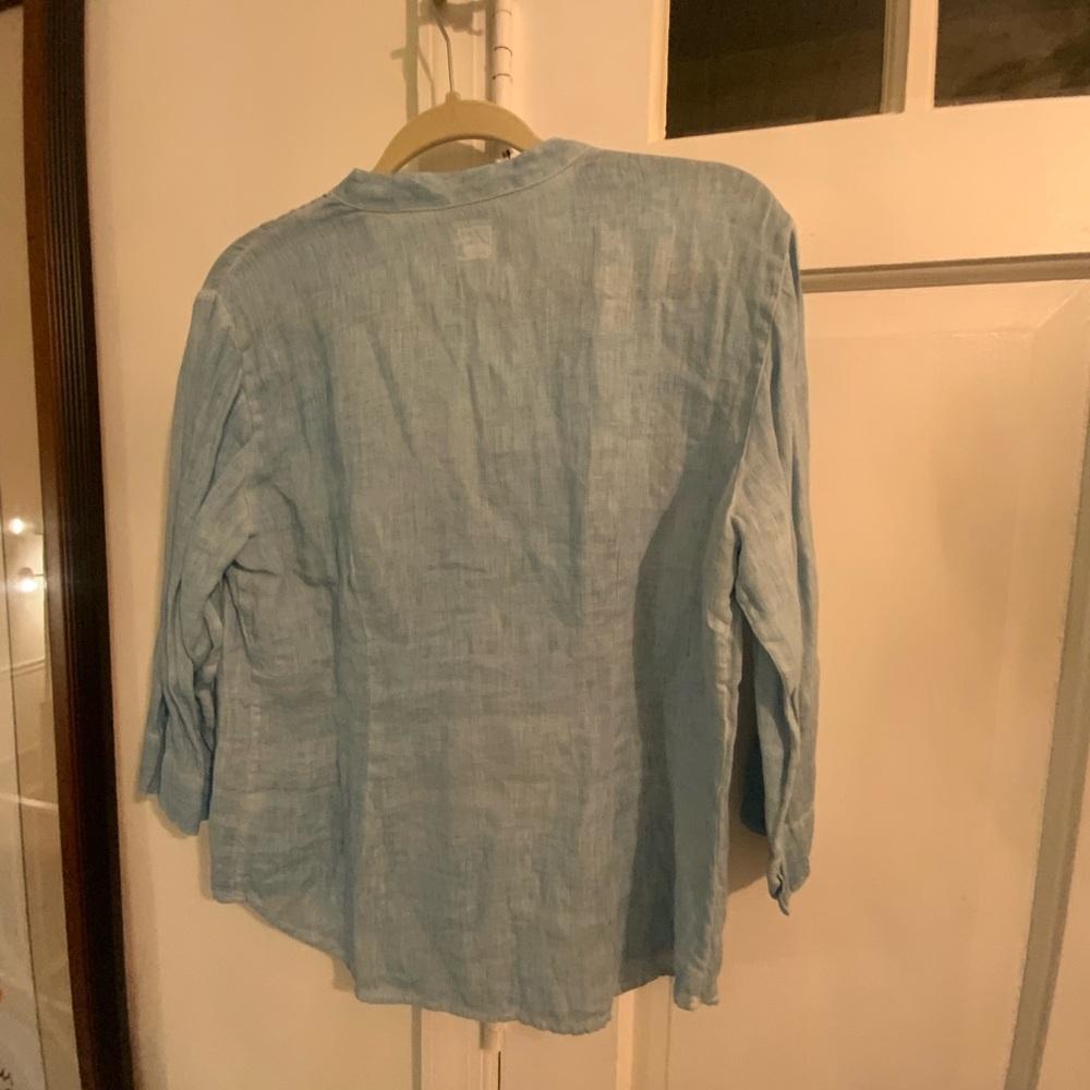 Relaxed Light Blue Linen Button-Down Blouse - Picture 5 of 8